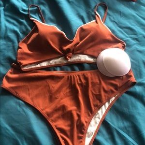 Brown/bronze bikini
